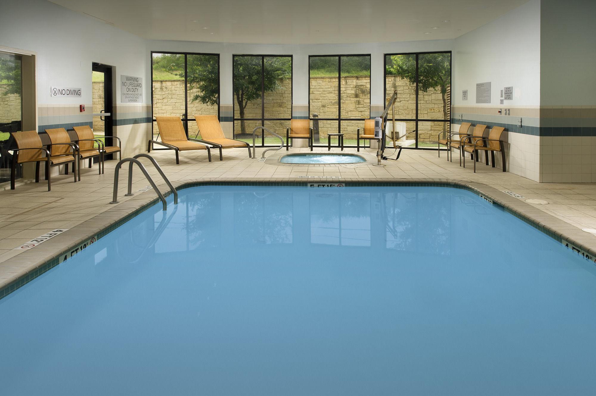 Hotel Courtyard By Marriott Seaworld/lackland 3*